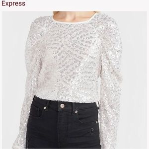 Gorgeous Express sequenced top size L in excellent preowned condition